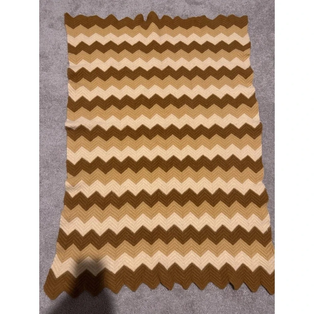 VTG‎ Grandma Made Wool Afghan Chevron Brown Zigzag Lap Blanket Throw